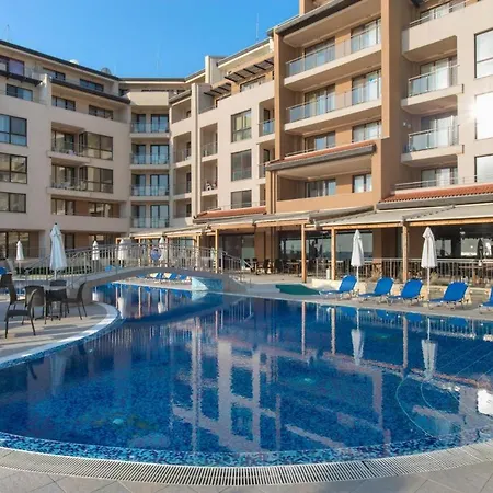 Lejlighed With A Large Terrace And Direct Access To The Sea *