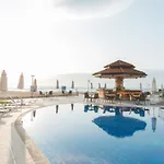 With A Large Terrace And Direct Access To The Sea * Obzor