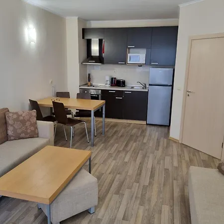 Apartamento B022 With A Large Terrace And Direct Access To The Sea