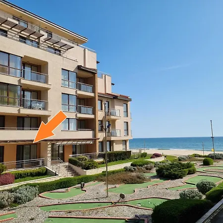 B022 With A Large Terrace And Direct Access To The Sea Apartamento *