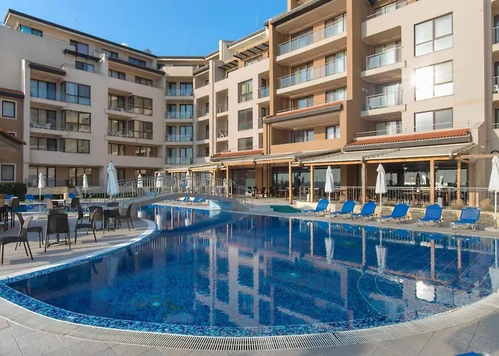 Διαμέρισμα With A Large Terrace And Direct Access To The Sea *
